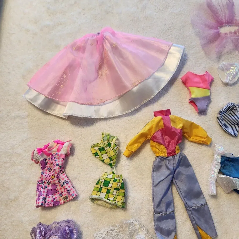 Vintage Mixed Lot Of 16 Pieces of Barbie, Clone, Handmade & Others Clothing